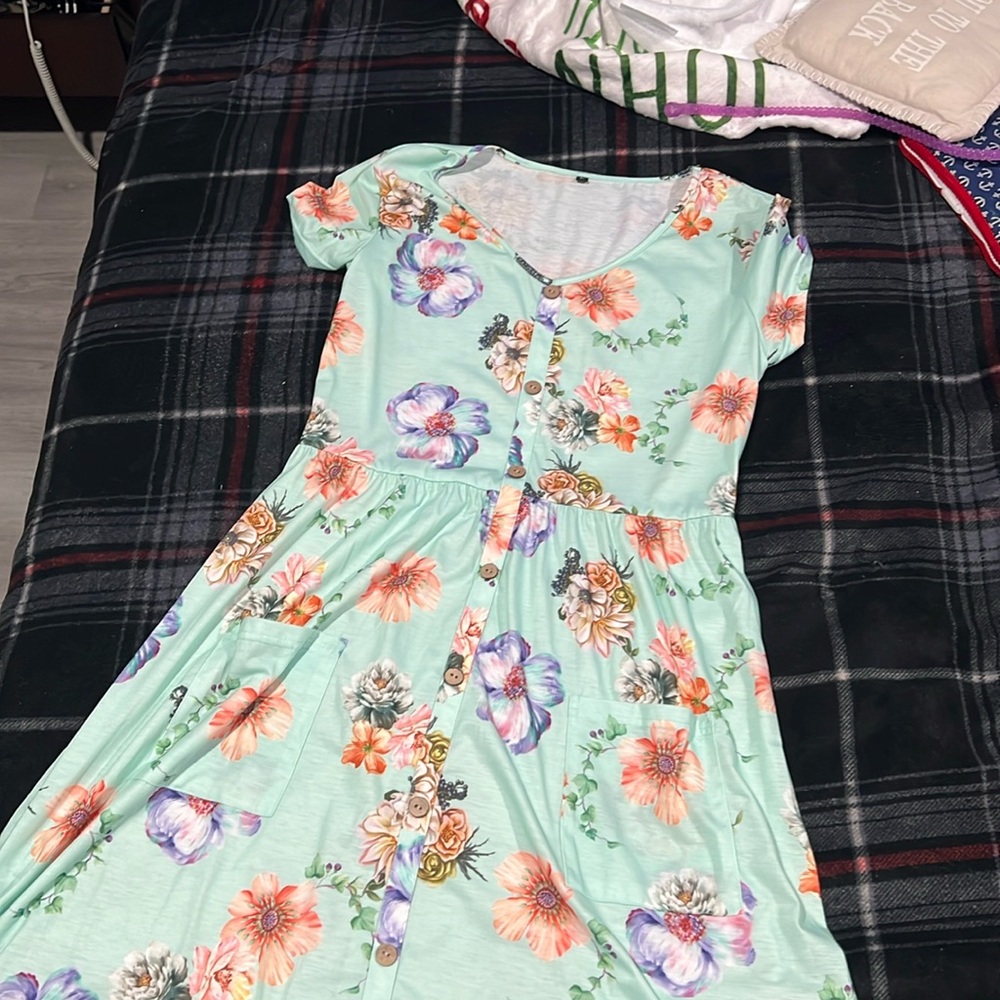 Green floral print short sleeve dress
